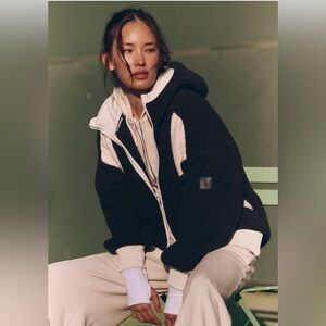 NWT-FP Hit The Slopes Hoodie size  M blk/wht combo